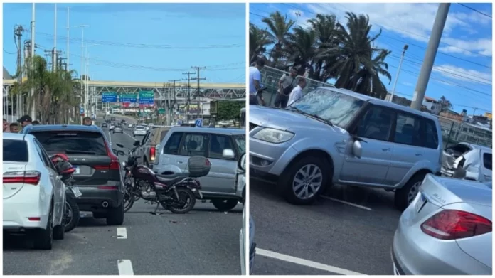 Engavetamento na Avenida Paralela