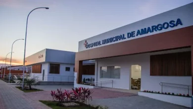 Hospital de amargosa em imagem diagonal colorida