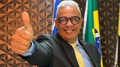 André